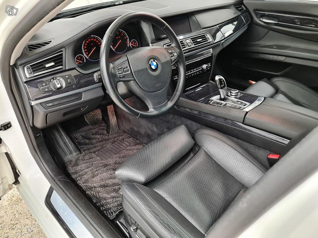 BMW ActiveHybrid 7 8