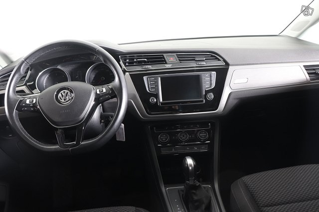 Volkswagen Touran 19
