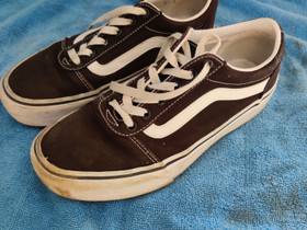 Vans lenkkarit koko 39, Ulkoilu ja retkeily, Urheilu ja ulkoilu, Alavus, Tori.fi Vans lenkkarit koko 39, Ulkoilu ja retkeily, Urheilu ja ulkoilu, Alavus, Tori.fi