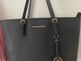 Michael kors, Laukut ja hatut, Asusteet ja kellot, Oulu, Tori.fi Michael kors, Laukut ja hatut, Asusteet ja kellot, Oulu, Tori.fi