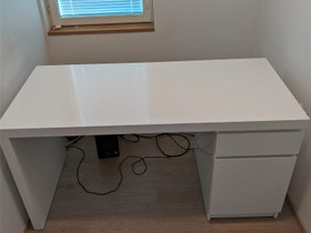 Ikea MALM työpöytä, Pöydät ja tuolit, Sisustus ja huonekalut, Joensuu, Tori.fi Ikea MALM työpöytä, Pöydät ja tuolit, Sisustus ja huonekalut, Joensuu, Tori.fi