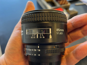 Nikon AF Nikkor 85mm 1.8D, Objektiivit, Kamerat ja valokuvaus, Kirkkonummi, Tori.fi Nikon AF Nikkor 85mm 1.8D, Objektiivit, Kamerat ja valokuvaus, Kirkkonummi, Tori.fi