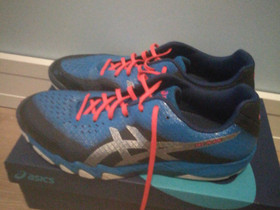 Asics sisäpelikengät, Pallopelit, Urheilu ja ulkoilu, Kannus, Tori.fi Asics sisäpelikengät, Pallopelit, Urheilu ja ulkoilu, Kannus, Tori.fi