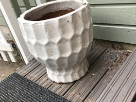 Iso ruukku, Ruukut, kivet ja koristeet, Piha ja puutarha, Turku, Tori.fi Iso ruukku, Ruukut, kivet ja koristeet, Piha ja puutarha, Turku, Tori.fi