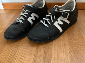 Karhu nostokengät koko 42, Kuntoilu ja fitness, Urheilu ja ulkoilu, Järvenpää, Tori.fi Karhu nostokengät koko 42, Kuntoilu ja fitness, Urheilu ja ulkoilu, Järvenpää, Tori.fi