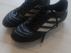 Adidas nappikset 40, Jalkapallo, Urheilu ja ulkoilu, Kerava, Tori.fi Adidas nappikset 40, Jalkapallo, Urheilu ja ulkoilu, Kerava, Tori.fi