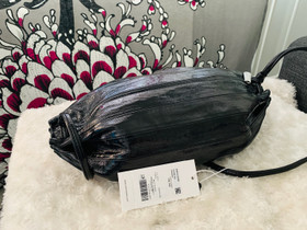 Marimekko Karla Shiny, Laukut ja hatut, Asusteet ja kellot, Seinäjoki, Tori.fi Marimekko Karla Shiny, Laukut ja hatut, Asusteet ja kellot, Seinäjoki, Tori.fi