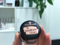 Essence -cushion liquid eyeliner (kajaali)
