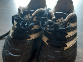 Nappulakengät Adidas 27, Jalkapallo, Urheilu ja ulkoilu, Hyvinkää, Tori.fi Nappulakengät Adidas 27, Jalkapallo, Urheilu ja ulkoilu, Hyvinkää, Tori.fi