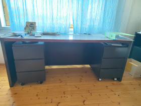 Vanha iso työpöytä kahdella laatikostolla, Pöydät ja tuolit, Sisustus ja huonekalut, Asikkala, Tori.fi