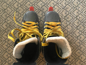 Jääkiekkoluistimet koko 36, Jääkiekko ja luistelu, Urheilu ja ulkoilu, Vantaa, Tori.fi Jääkiekkoluistimet koko 36, Jääkiekko ja luistelu, Urheilu ja ulkoilu, Vantaa, Tori.fi