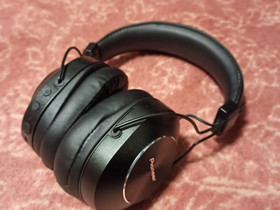 Pioneer bluetooth kuulokkeet, Audio ja musiikkilaitteet, Viihde-elektroniikka, Helsinki, Tori.fi Pioneer bluetooth kuulokkeet, Audio ja musiikkilaitteet, Viihde-elektroniikka, Helsinki, Tori.fi