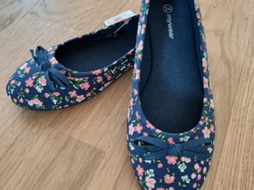 Ballerinat koko 34, Lastenvaatteet ja kengät, Lappeenranta, Tori.fi Ballerinat koko 34, Lastenvaatteet ja kengät, Lappeenranta, Tori.fi
