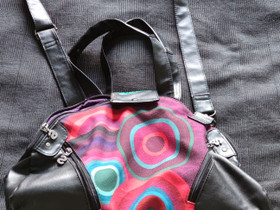 Desigual laukku, Laukut ja hatut, Asusteet ja kellot, Lahti, Tori.fi Desigual laukku, Laukut ja hatut, Asusteet ja kellot, Lahti, Tori.fi