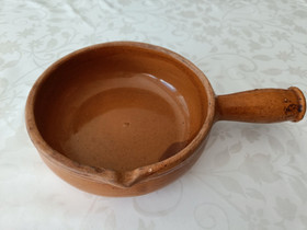 Savinen uunipata 16cm, Ruokailuastiat ja aterimet, Keittiötarvikkeet ja astiat, Joensuu, Tori.fi Savinen uunipata 16cm, Ruokailuastiat ja aterimet, Keittiötarvikkeet ja astiat, Joensuu, Tori.fi