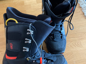 Lumilautamonot burton koko 48, Laskettelu ja lautailu, Urheilu ja ulkoilu, Kuopio, Tori.fi Lumilautamonot burton koko 48, Laskettelu ja lautailu, Urheilu ja ulkoilu, Kuopio, Tori.fi