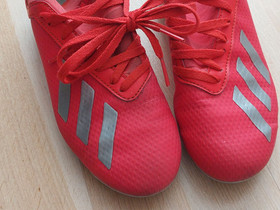 Adidas nappikset koko 35, Jalkapallo, Urheilu ja ulkoilu, Pori, Tori.fi Adidas nappikset koko 35, Jalkapallo, Urheilu ja ulkoilu, Pori, Tori.fi