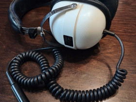 Wanhat kuulokkeet, Audio ja musiikkilaitteet, Viihde-elektroniikka, Nakkila, Tori.fi Wanhat kuulokkeet, Audio ja musiikkilaitteet, Viihde-elektroniikka, Nakkila, Tori.fi