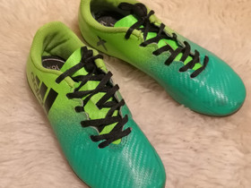 Adidas nappikset 33, Jalkapallo, Urheilu ja ulkoilu, Muhos, Tori.fi Adidas nappikset 33, Jalkapallo, Urheilu ja ulkoilu, Muhos, Tori.fi