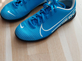 Nike merc sisäpelikengät koko 37,5, Jalkapallo, Urheilu ja ulkoilu, Pori, Tori.fi Nike merc sisäpelikengät koko 37,5, Jalkapallo, Urheilu ja ulkoilu, Pori, Tori.fi