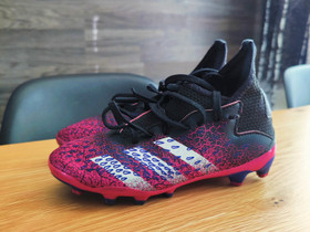 Adidas Predator nappikset koko 31, Jalkapallo, Urheilu ja ulkoilu, Jyväskylä, Tori.fi Adidas Predator nappikset koko 31, Jalkapallo, Urheilu ja ulkoilu, Jyväskylä, Tori.fi