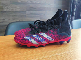 Adidas Predator koko 36, Jalkapallo, Urheilu ja ulkoilu, Jyväskylä, Tori.fi Adidas Predator koko 36, Jalkapallo, Urheilu ja ulkoilu, Jyväskylä, Tori.fi