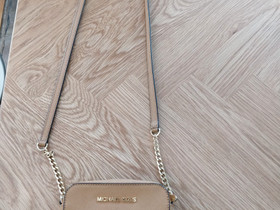 Michael Kors olkalaukku, Laukut ja hatut, Asusteet ja kellot, Lahti, Tori.fi Michael Kors olkalaukku, Laukut ja hatut, Asusteet ja kellot, Lahti, Tori.fi