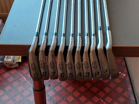 Vasurin rautamailat ja kantobägi, Golf, Urheilu ja ulkoilu, Helsinki, Tori.fi Vasurin rautamailat ja kantobägi, Golf, Urheilu ja ulkoilu, Helsinki, Tori.fi