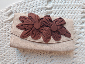 Vintagetyylinen clutch, Laukut ja hatut, Asusteet ja kellot, Oulu, Tori.fi Vintagetyylinen clutch, Laukut ja hatut, Asusteet ja kellot, Oulu, Tori.fi