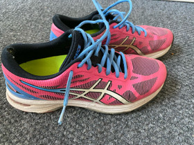 Asics naisten lenkkarit, Juoksu ja lenkkeily, Urheilu ja ulkoilu, Helsinki, Tori.fi Asics naisten lenkkarit, Juoksu ja lenkkeily, Urheilu ja ulkoilu, Helsinki, Tori.fi