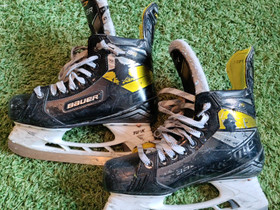 Bauer Supreme luistimet, Jääkiekko ja luistelu, Urheilu ja ulkoilu, Kaarina, Tori.fi Bauer Supreme luistimet, Jääkiekko ja luistelu, Urheilu ja ulkoilu, Kaarina, Tori.fi