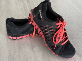 Reebok lenkkarit, koko 37,5, Juoksu ja lenkkeily, Urheilu ja ulkoilu, Espoo, Tori.fi Reebok lenkkarit, koko 37,5, Juoksu ja lenkkeily, Urheilu ja ulkoilu, Espoo, Tori.fi