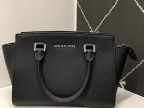 Michael Kors Selma-laukku, Laukut ja hatut, Asusteet ja kellot, Kajaani, Tori.fi Michael Kors Selma-laukku, Laukut ja hatut, Asusteet ja kellot, Kajaani, Tori.fi