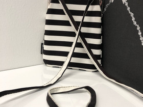 Marimekko Tasaraita-olkalaukku, Laukut ja hatut, Asusteet ja kellot, Kajaani, Tori.fi Marimekko Tasaraita-olkalaukku, Laukut ja hatut, Asusteet ja kellot, Kajaani, Tori.fi