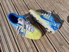 Jalkapallokengät Nike, Jalkapallo, Urheilu ja ulkoilu, Vaasa, Tori.fi Jalkapallokengät Nike, Jalkapallo, Urheilu ja ulkoilu, Vaasa, Tori.fi