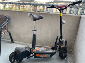 Sähköpotkulauta LYFCO, 1000W musta 38km/h, Sähköpyörät, Polkupyörät ja pyöräily, Raisio, Tori.fi Sähköpotkulauta LYFCO, 1000W musta 38km/h, Sähköpyörät, Polkupyörät ja pyöräily, Raisio, Tori.fi
