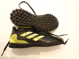 Adidas nappikset turffit, Jalkapallo, Urheilu ja ulkoilu, Lappeenranta, Tori.fi Adidas nappikset turffit, Jalkapallo, Urheilu ja ulkoilu, Lappeenranta, Tori.fi