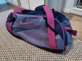 Nike treenikassi, Laukut ja hatut, Asusteet ja kellot, Tampere, Tori.fi Nike treenikassi, Laukut ja hatut, Asusteet ja kellot, Tampere, Tori.fi