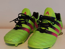 Adidas-nappikset 40 2/3, Jalkapallo, Urheilu ja ulkoilu, Nurmijärvi, Tori.fi Adidas-nappikset 40 2/3, Jalkapallo, Urheilu ja ulkoilu, Nurmijärvi, Tori.fi