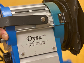 Dynacore fresnel valo 650W & 350W, Valokuvaustarvikkeet, Kamerat ja valokuvaus, Espoo, Tori.fi Dynacore fresnel valo 650W & 350W, Valokuvaustarvikkeet, Kamerat ja valokuvaus, Espoo, Tori.fi