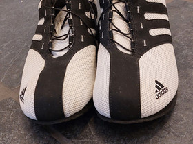 Adidas pyöräilykengät 38, Pyörätarvikkeet ja kypärät, Polkupyörät ja pyöräily, Vaasa, Tori.fi Adidas pyöräilykengät 38, Pyörätarvikkeet ja kypärät, Polkupyörät ja pyöräily, Vaasa, Tori.fi