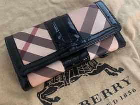 Burberry lompakko, Laukut ja hatut, Asusteet ja kellot, Lahti, Tori.fi Burberry lompakko, Laukut ja hatut, Asusteet ja kellot, Lahti, Tori.fi