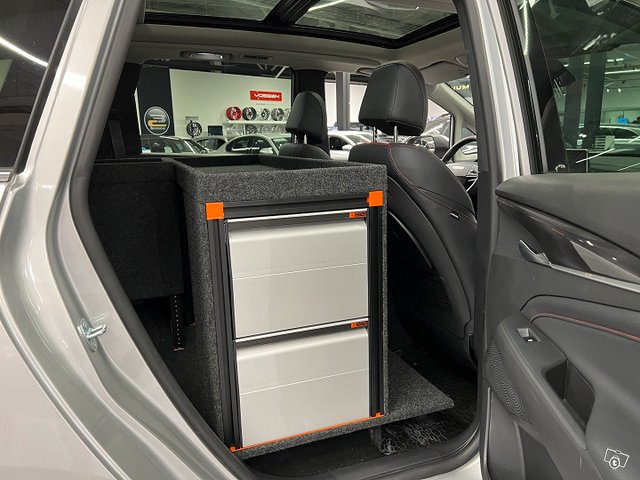 Maxus EUNIQ 5 17