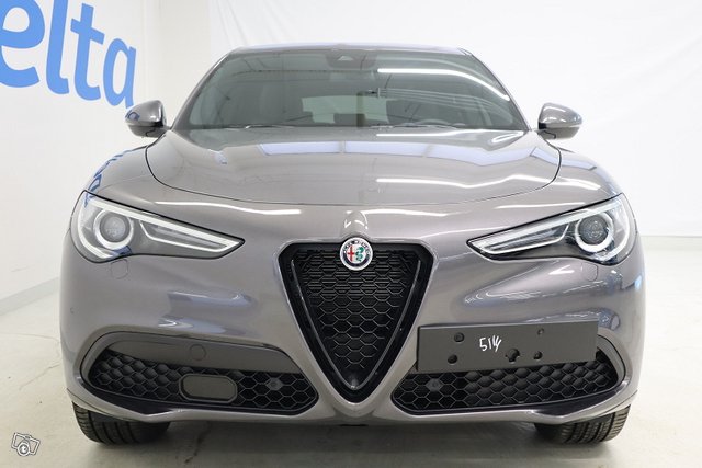 Alfa Romeo Stelvio 2