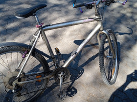 Kuwahara 26", Maastopyörät, Polkupyörät ja pyöräily, Turku, Tori.fi Kuwahara 26", Maastopyörät, Polkupyörät ja pyöräily, Turku, Tori.fi