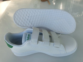 Adidas lenkkarit koko 34, Vaatteet ja kengät, Espoo, Tori.fi Adidas lenkkarit koko 34, Vaatteet ja kengät, Espoo, Tori.fi