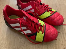 Adidas Nitrocharge 2.0 nappikset, Jalkapallo, Urheilu ja ulkoilu, Porvoo, Tori.fi Adidas Nitrocharge 2.0 nappikset, Jalkapallo, Urheilu ja ulkoilu, Porvoo, Tori.fi
