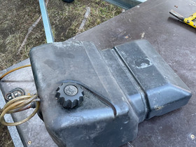 Polaris indy tankki, Moottorikelkan varaosat ja tarvikkeet, Mototarvikkeet ja varaosat, Rovaniemi, Tori.fi Polaris indy tankki, Moottorikelkan varaosat ja tarvikkeet, Mototarvikkeet ja varaosat, Rovaniemi, Tori.fi