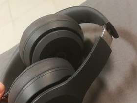 Beats solo 3, Audio ja musiikkilaitteet, Viihde-elektroniikka, Joensuu, Tori.fi Beats solo 3, Audio ja musiikkilaitteet, Viihde-elektroniikka, Joensuu, Tori.fi