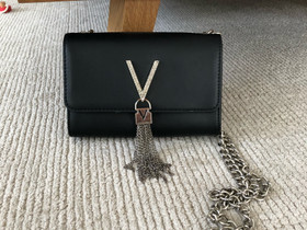 Valentino käsilaukku/crossbody, Laukut ja hatut, Asusteet ja kellot, Laukaa, Tori.fi Valentino käsilaukku/crossbody, Laukut ja hatut, Asusteet ja kellot, Laukaa, Tori.fi